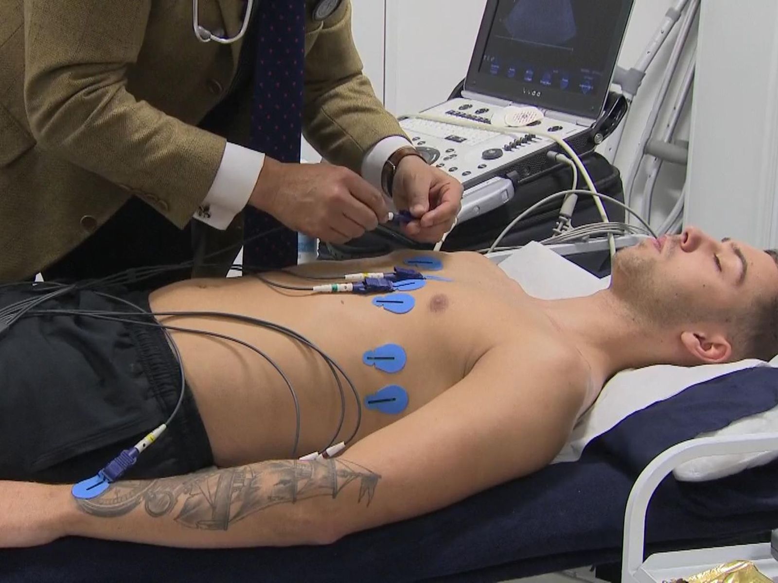 Cyclists to have heart scans amid cardiac arrest fears